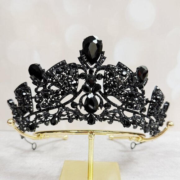 Black diamond crown, Gothic Victorian Crown, Black wedding headpiece main image 7